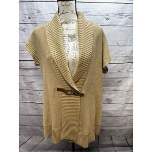 Chaps XL nwt sweater with clasp.
Measurements in pictures‎